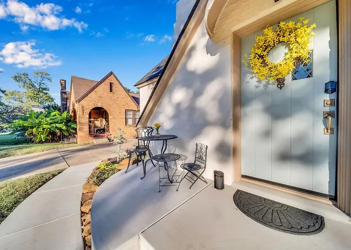 Holiday home Fully Restored Cottage, Amazing Game Room, Hot Tub